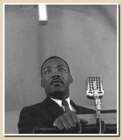 Martin Luther King prêchhe la non violence